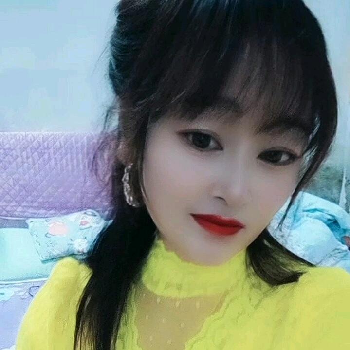 爱唱歌的小姐姐