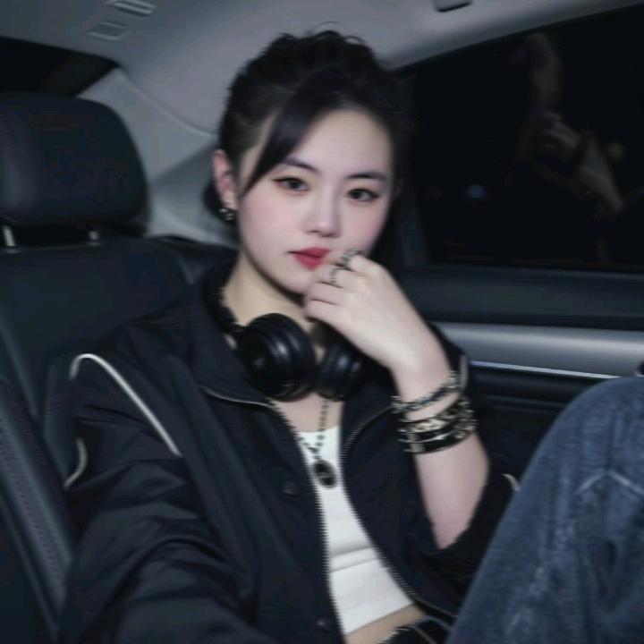 九三.