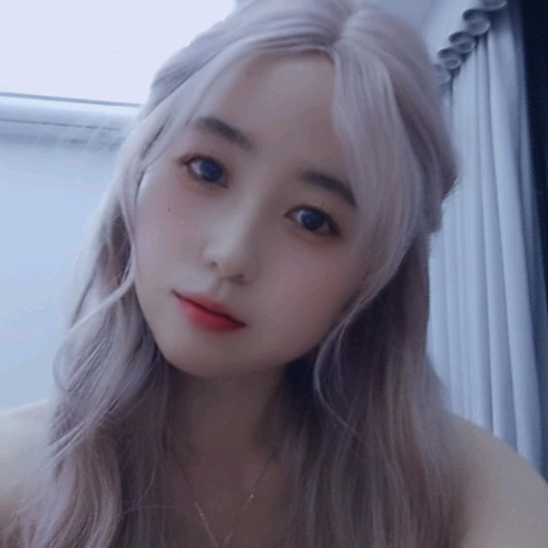 王W