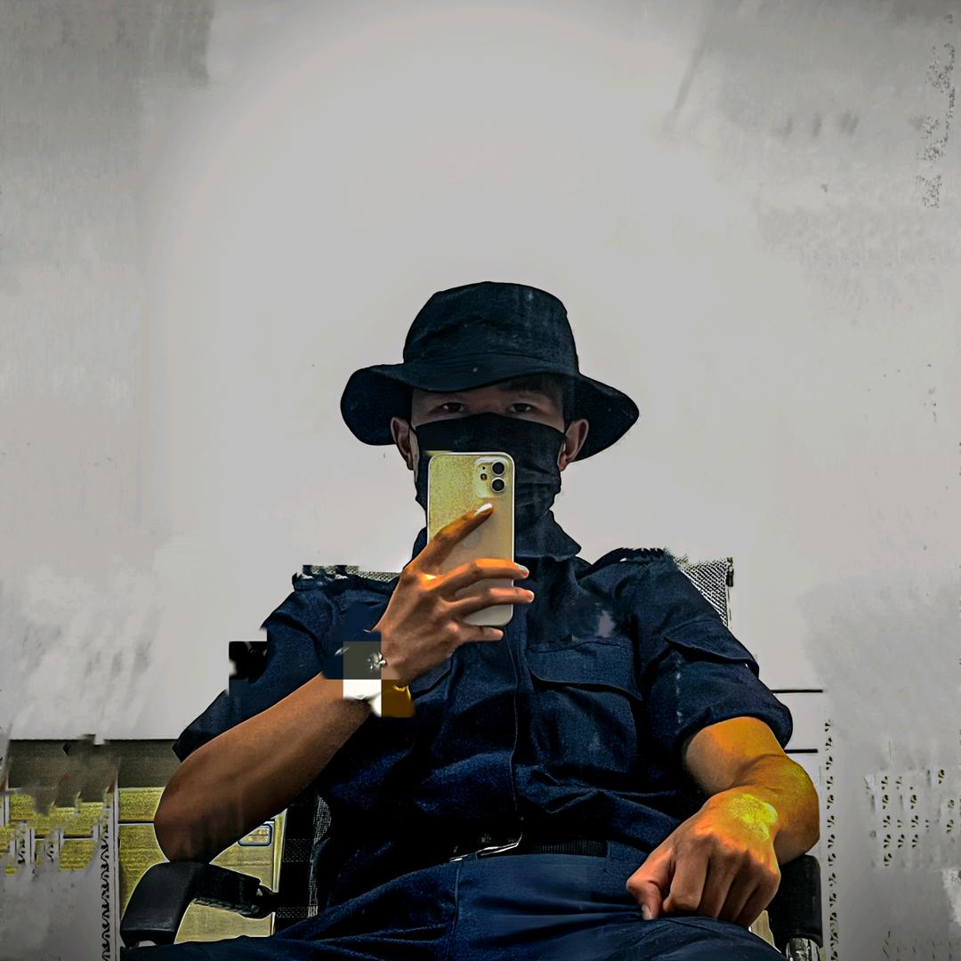 ㅤㅤㅤ外逃保安队长