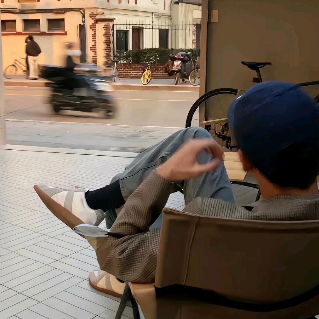 小陈.