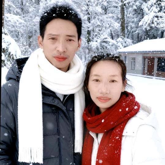 杨声谭笑