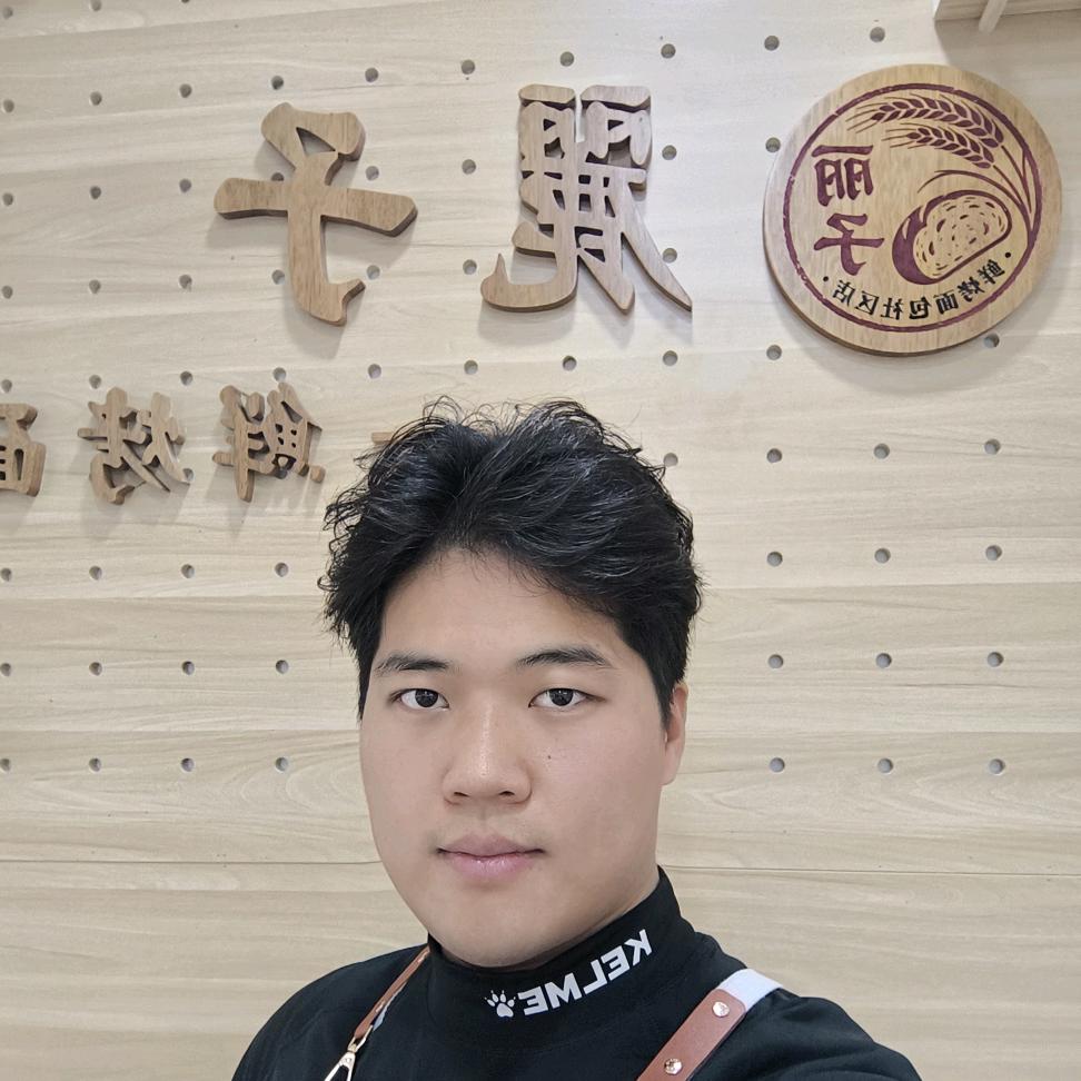 项城丽子面包店⼁花生的面包小铺