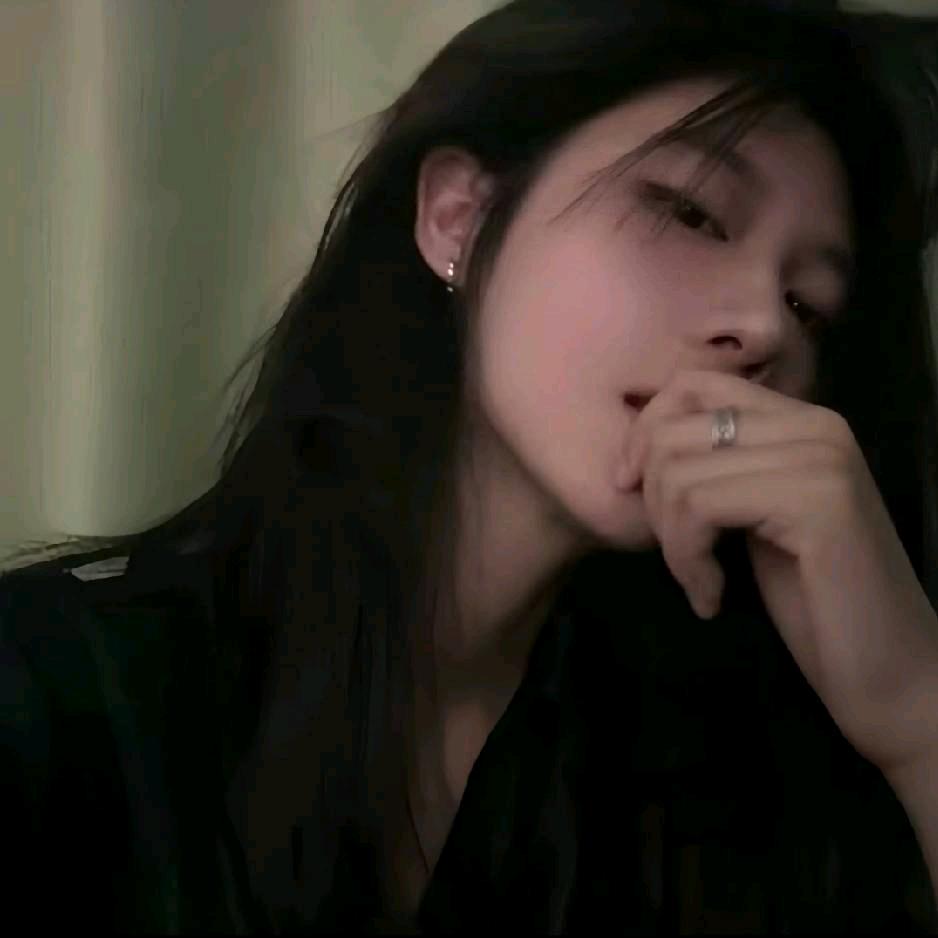 八月