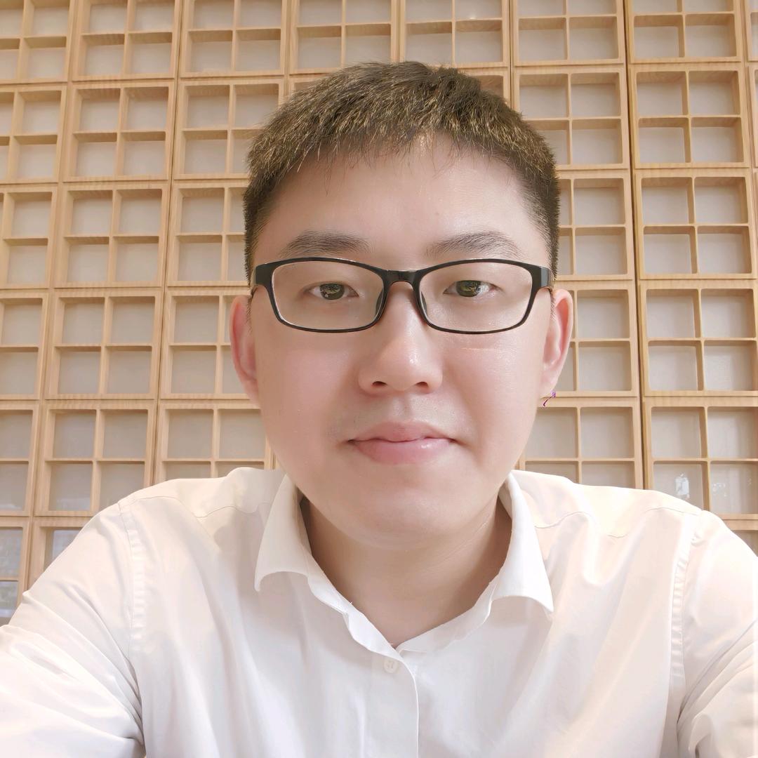 绿城春江明月王震