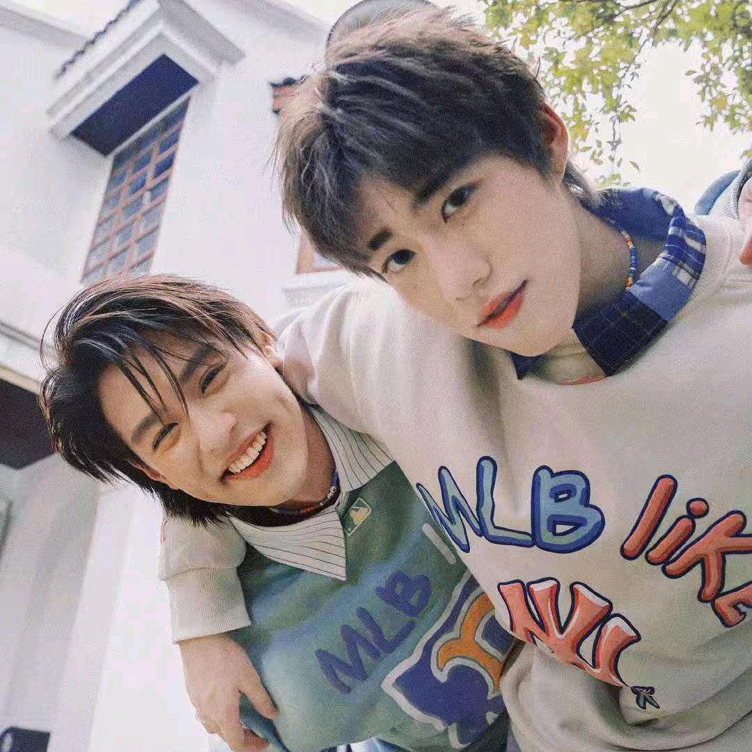 爱星星的小企鹅🌈