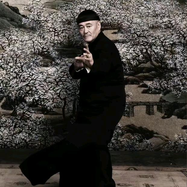 区区穿堂风，何以引山洪