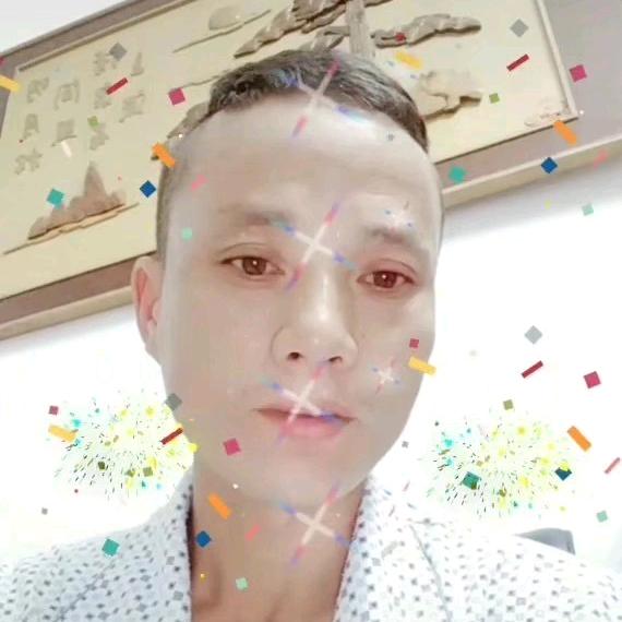 龙       哥
