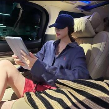 露露lucy每日穿搭