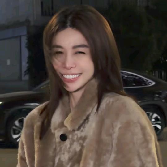 唐老板嘉玲姐-时尚穿搭