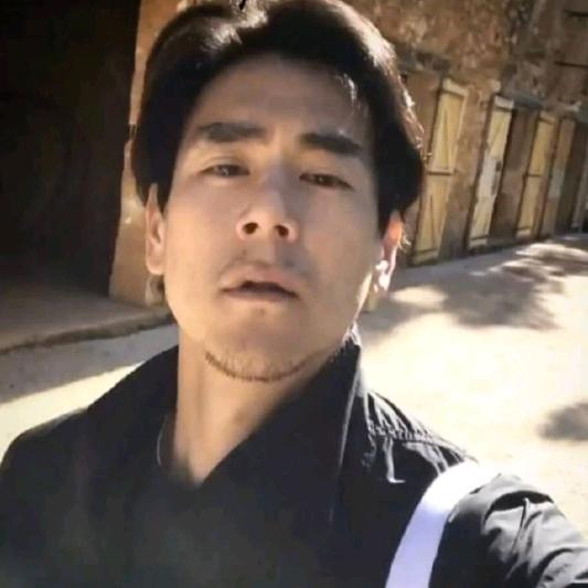 白也