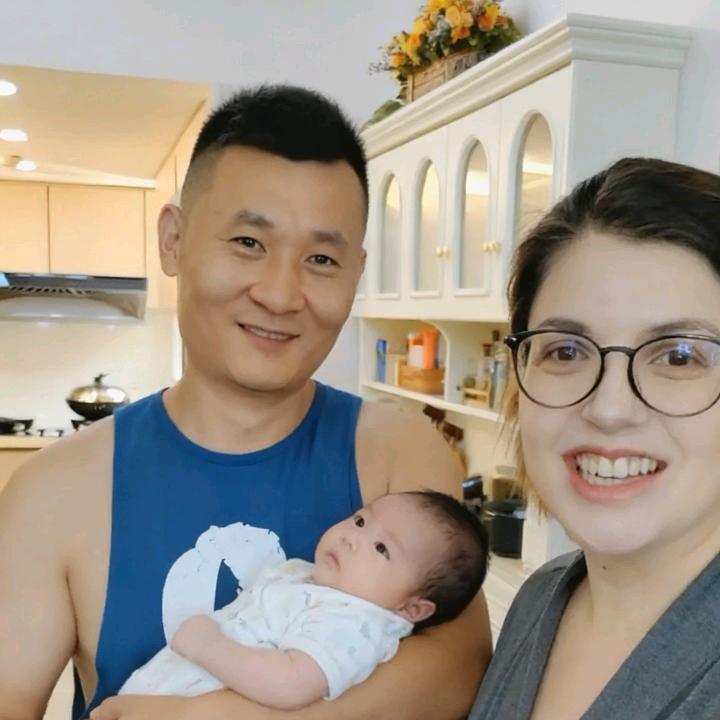 中意混血小公主乐乐