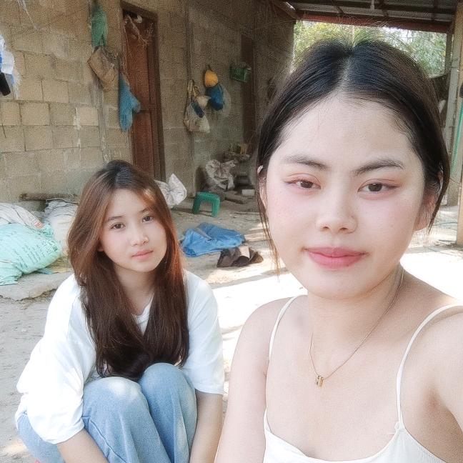 老挝女孩心心