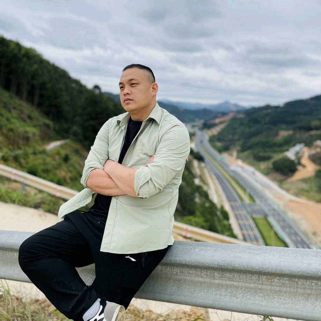 ╭(╯笑敬♀过往╰)╮