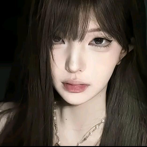 𝒇𝒊𝒈𝒉𝒕𝒊𝒏𝒈