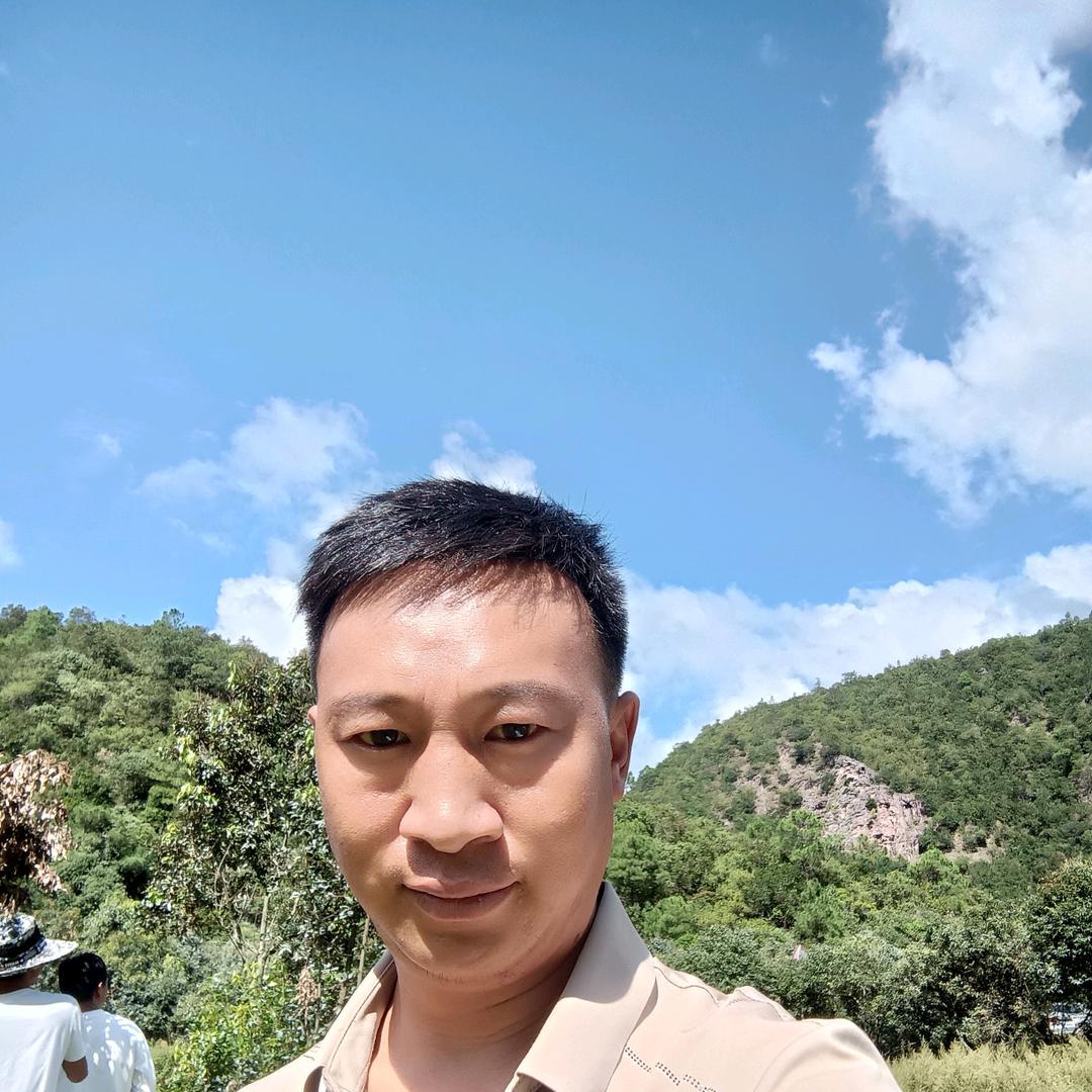 黄伟电焊工