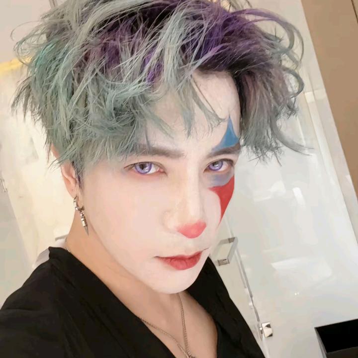 漪（被薛之谦指到并对视饭撒版）