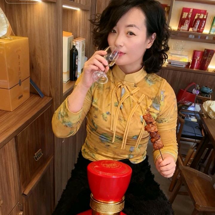 西凤酒专卖店+品品香白茶