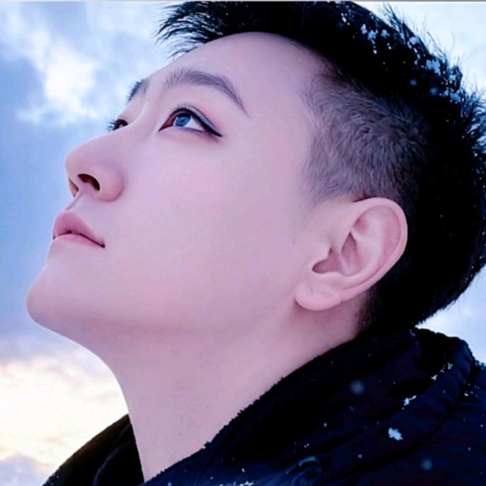 🦋🦋听说ঞ糖很ঞ甜ঞ宝藏男孩💋💋