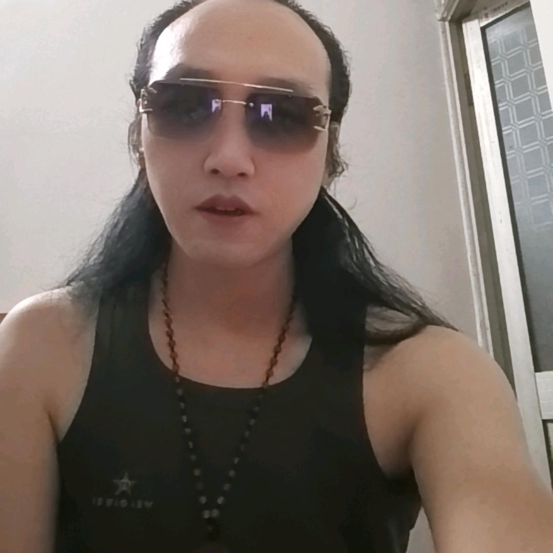 @英 豪