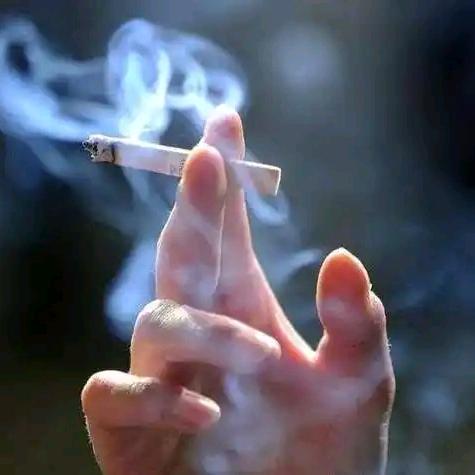 一支烟的寂寞