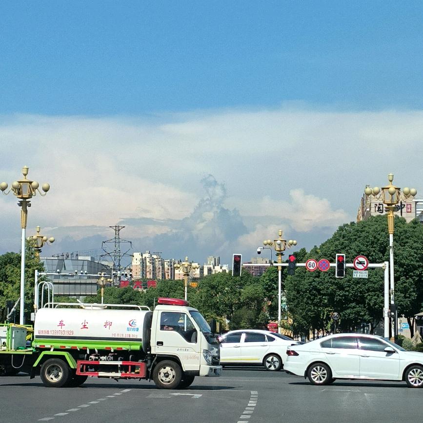 违章与跑车