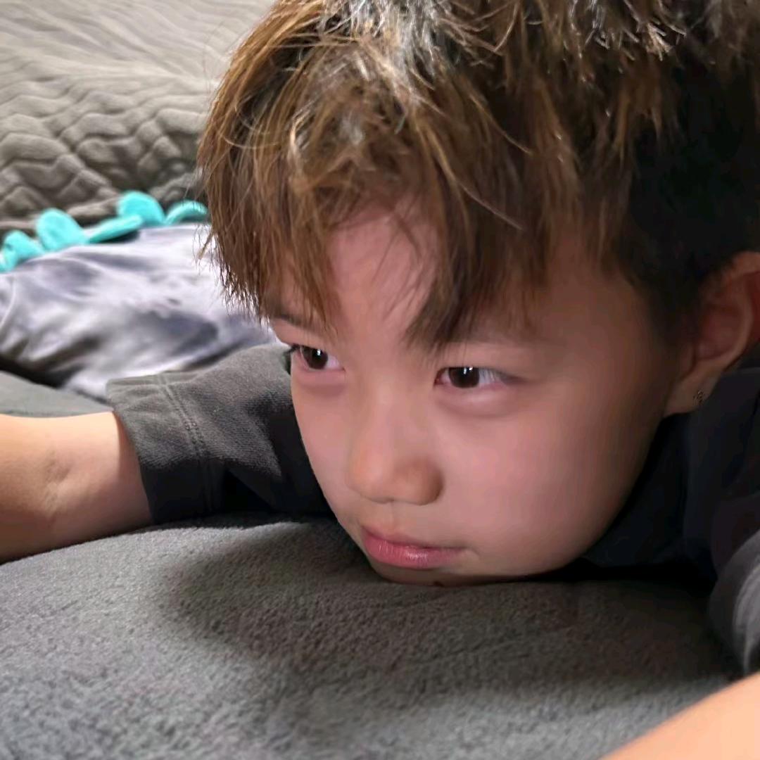 ᅠ      ᅠ