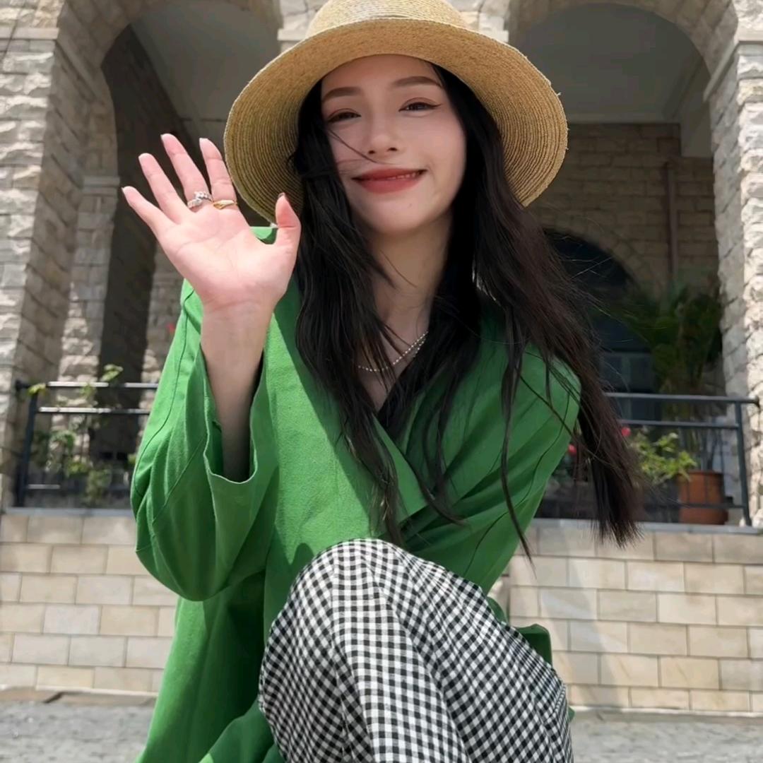 徐若桃高级感穿搭