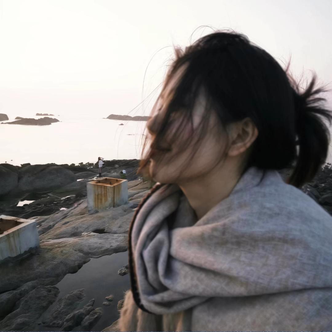 池鱼.