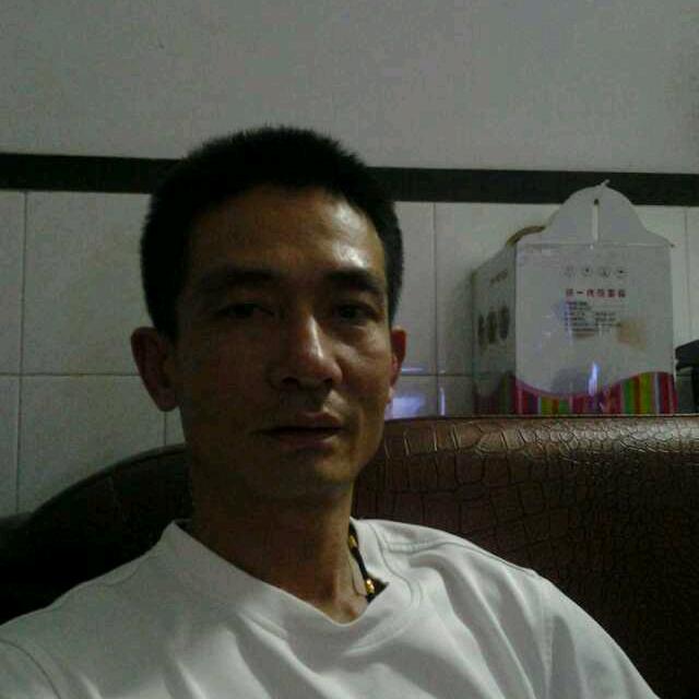 程通驾校教练，杨伟宜