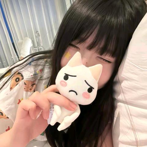 传霞服饰