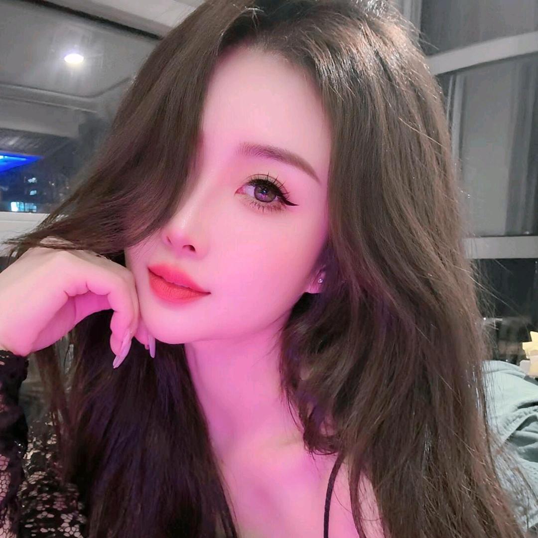 𝓼𝓽𝓻𝓪𝔀𝓫𝓮𝓻𝓻𝔂