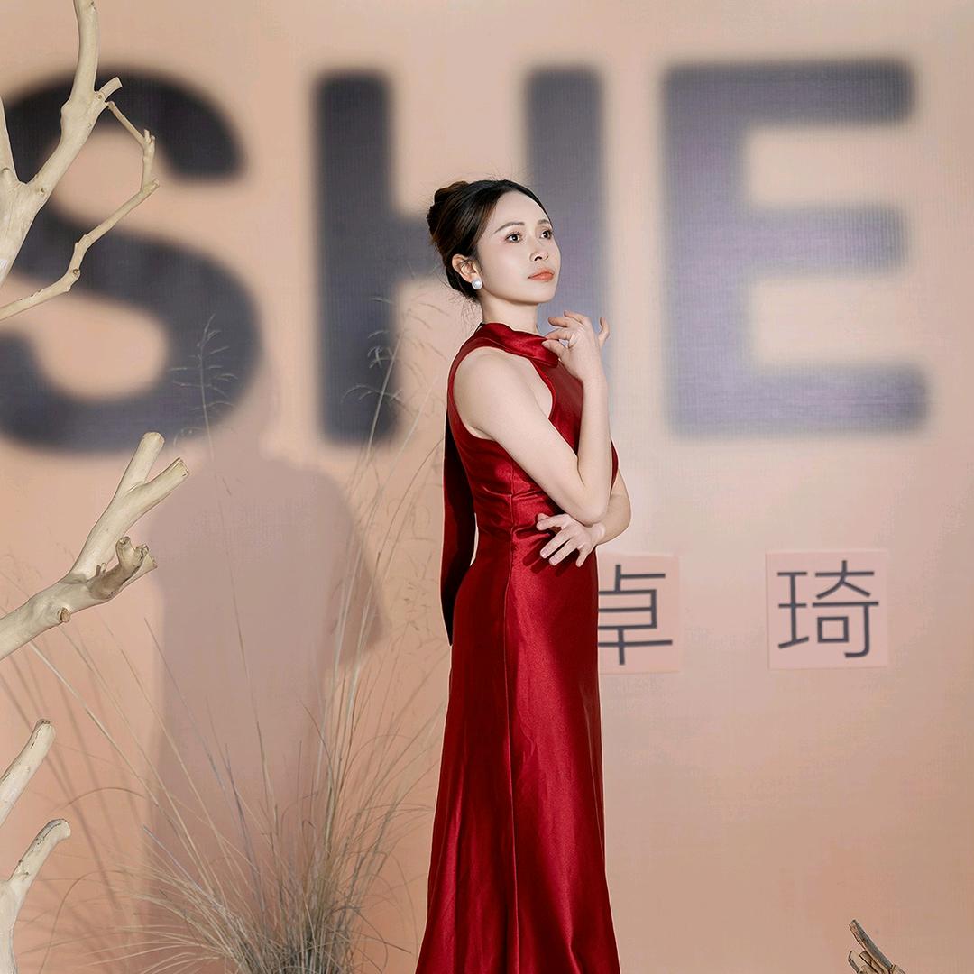 美琼丽化妆品店黑钻石祛斑霜股东