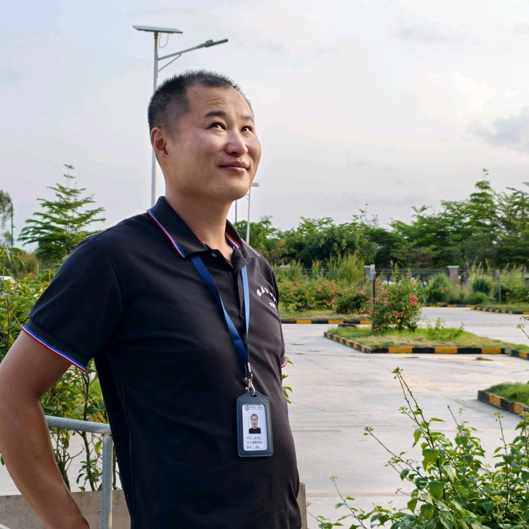 武鸣里建驾校李教练