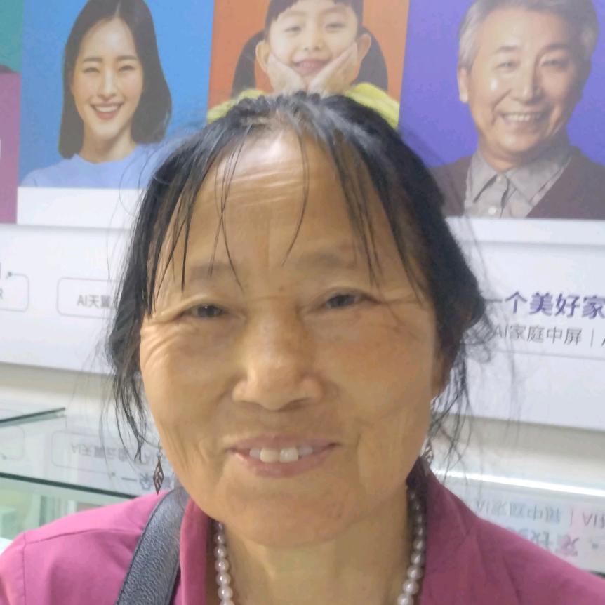 罗洪琼