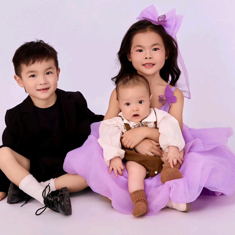 幸福快乐的一家人