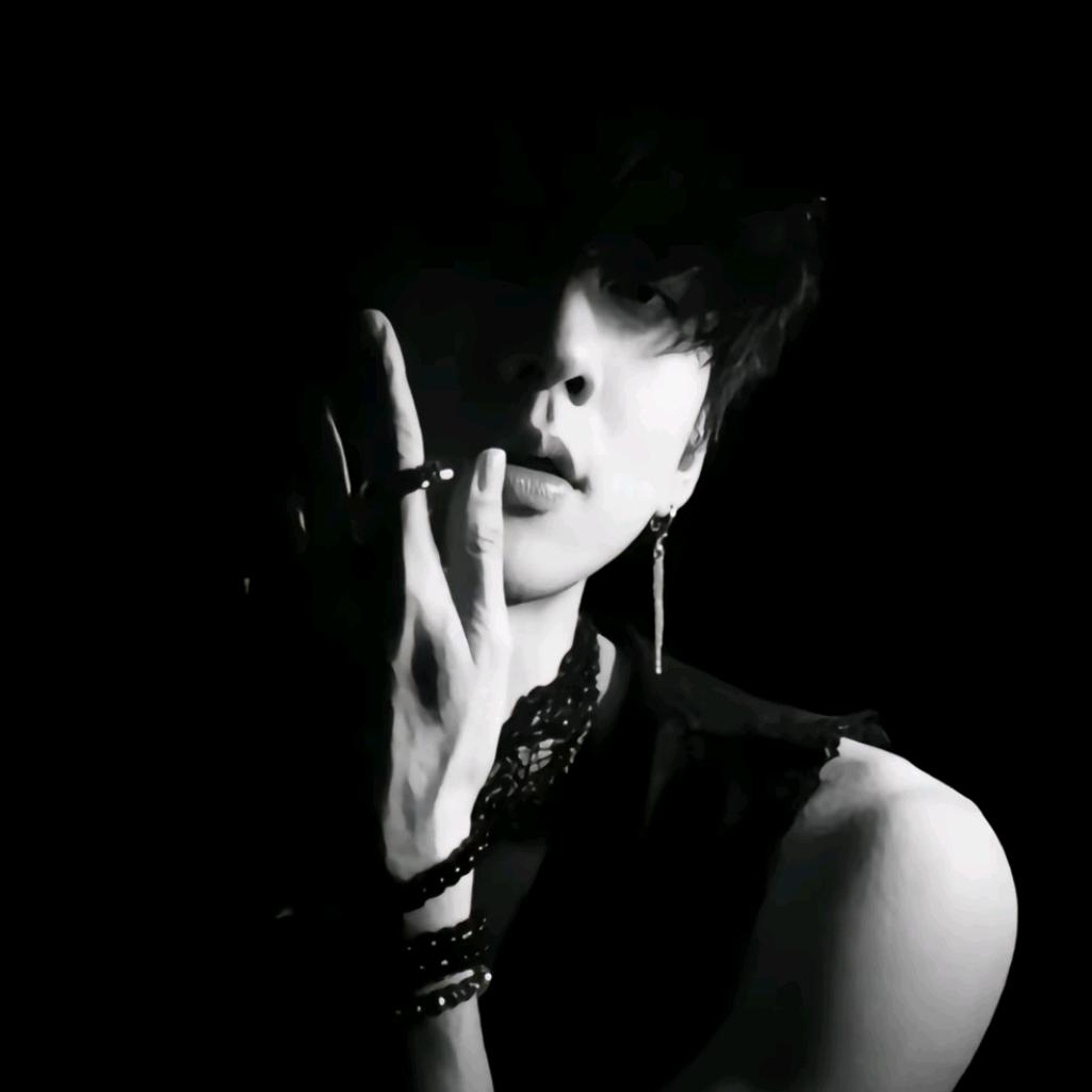 等待花季烟雨稠༄