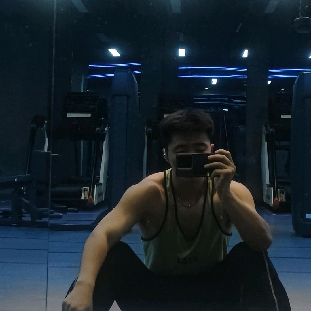 菏泽大表哥健身训练营-报名处秦教练