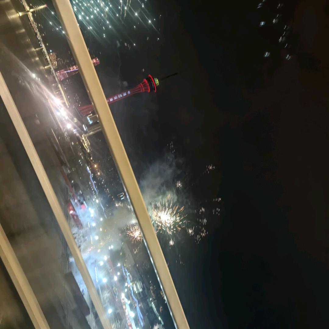 梁先生