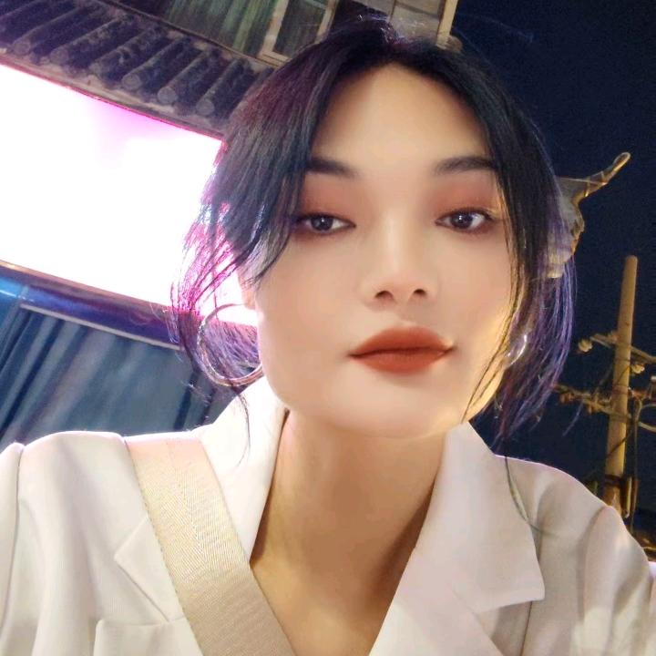 左耳钉也想你💋💋