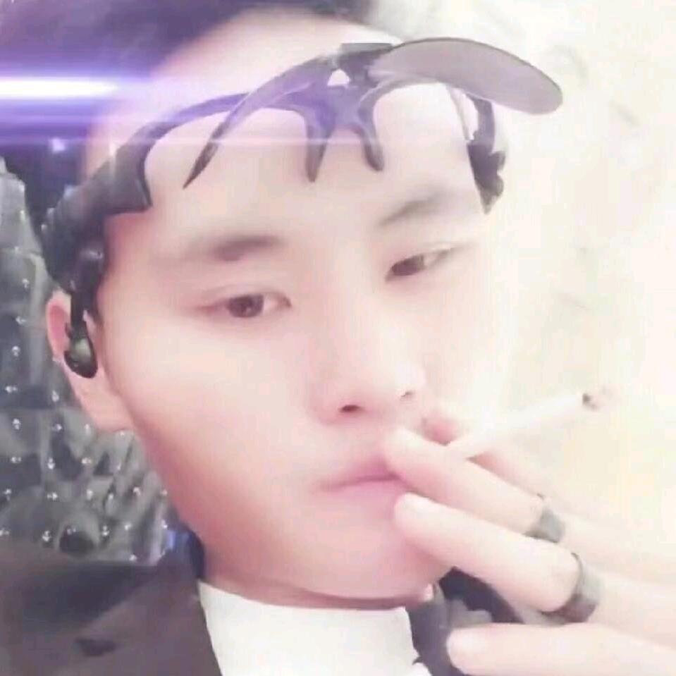 工地上的男人必须要努力奋斗