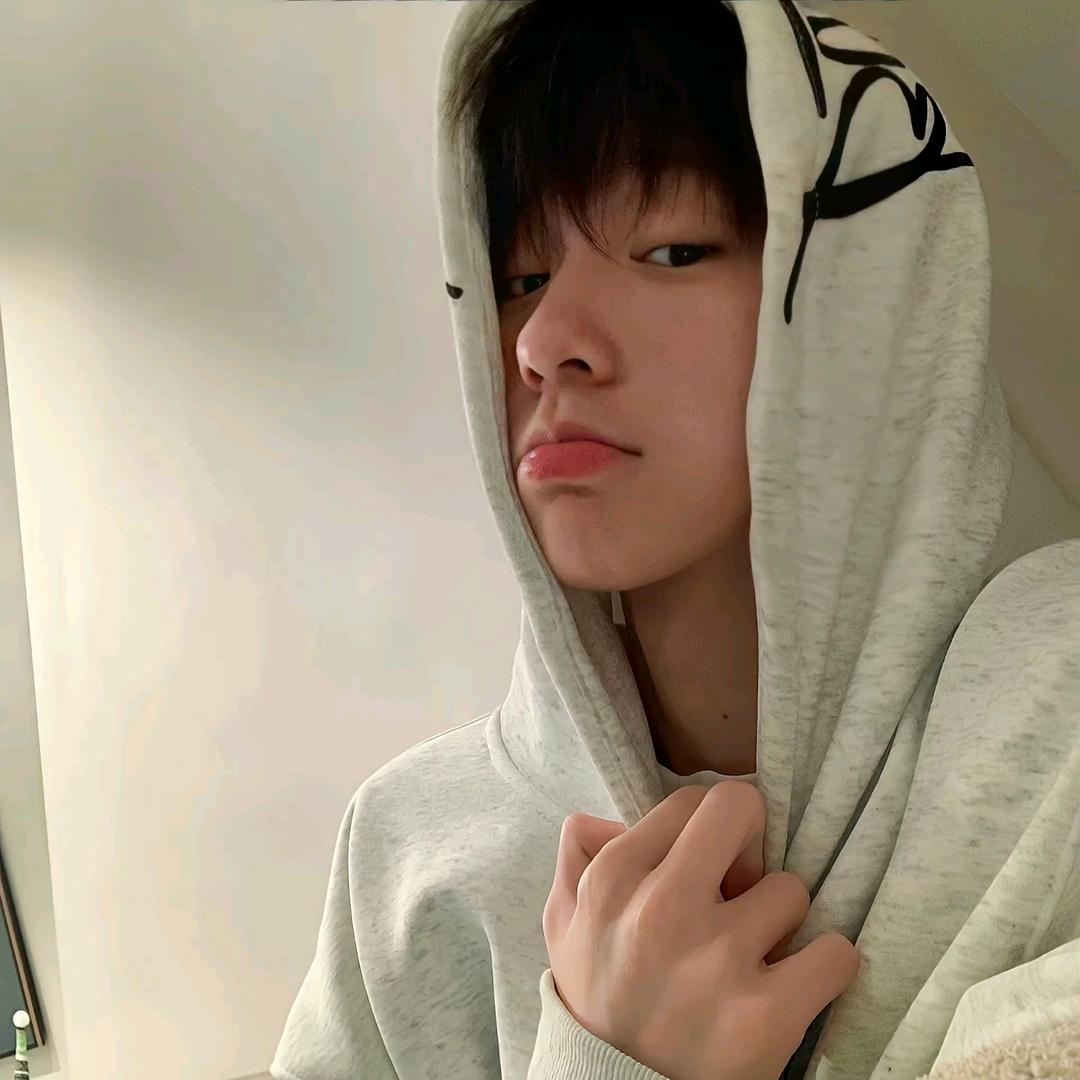 配角