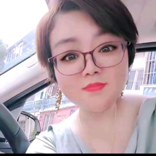 朱朱，单身70后