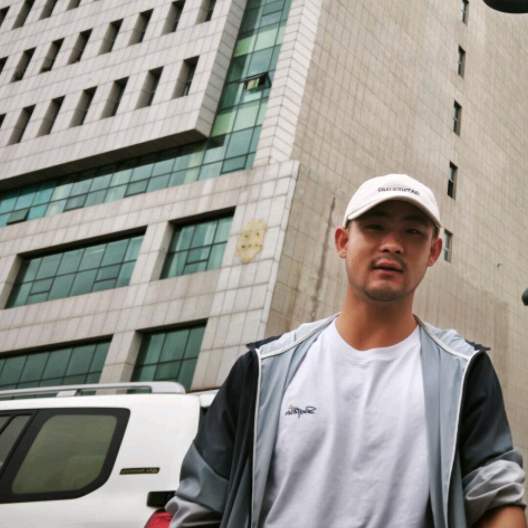 小矮子宇宇宇