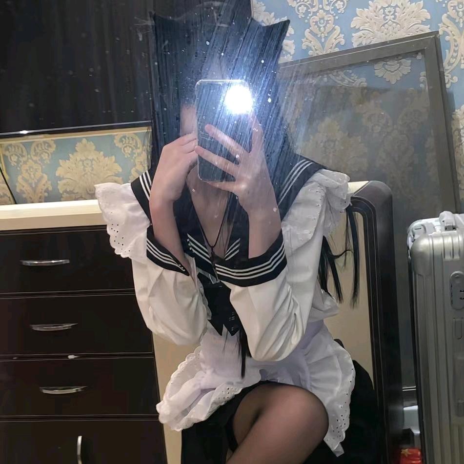 👧🏻