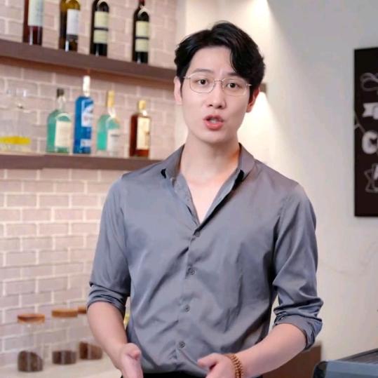 君哥百货推荐官