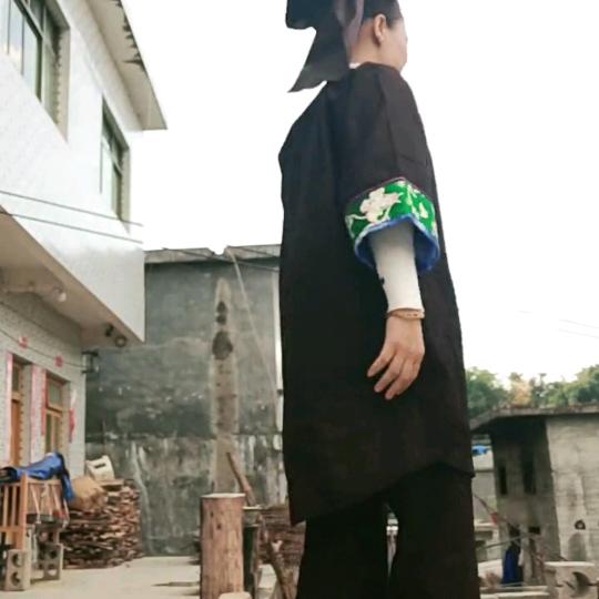 单 亲 妈 妈《小  成  妹》