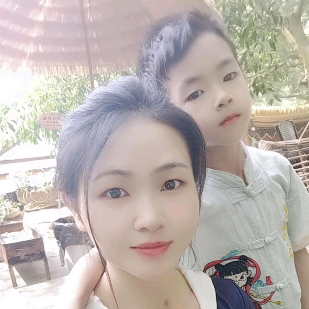 林林很哇塞吖