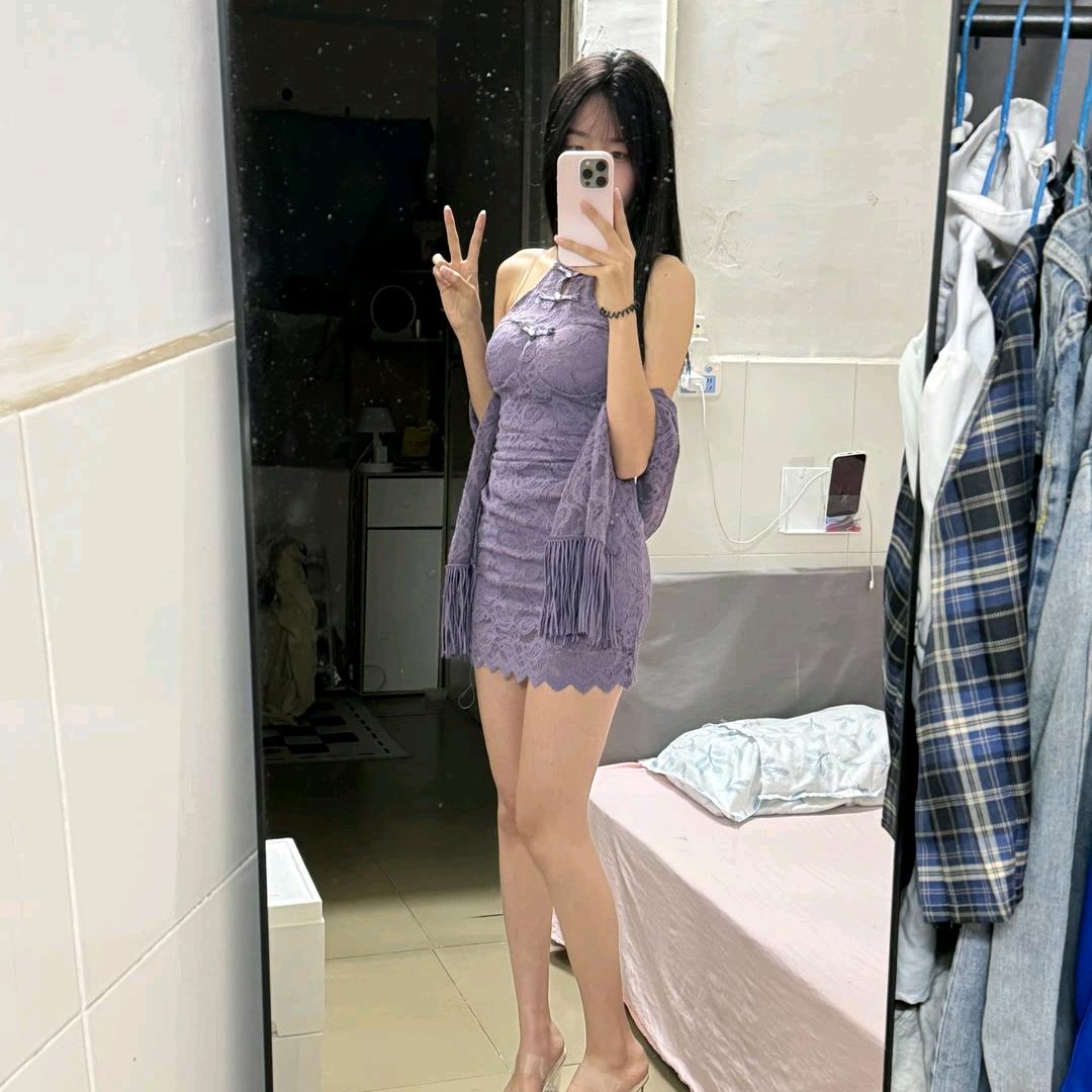 可爱的害羞妹