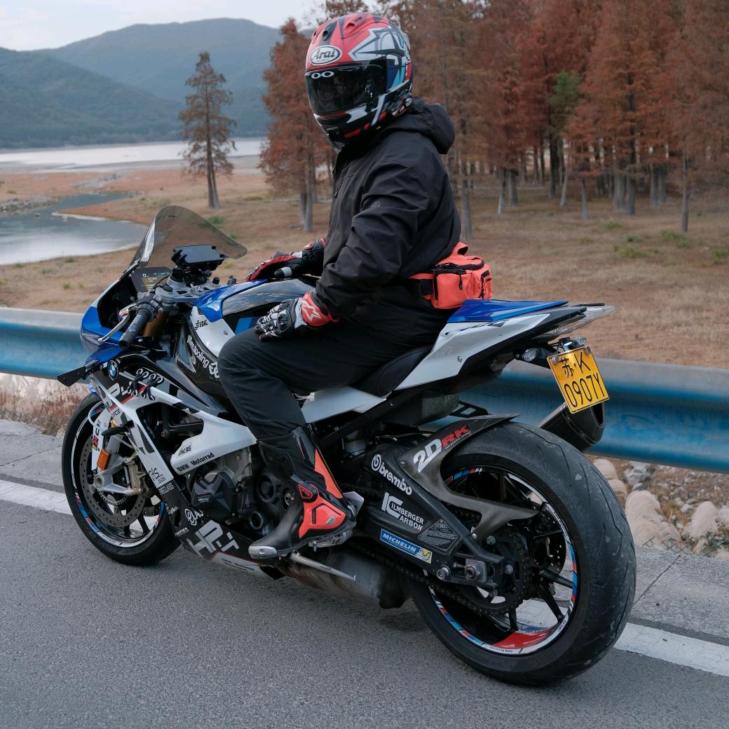 小至玩摩托（湾岸）